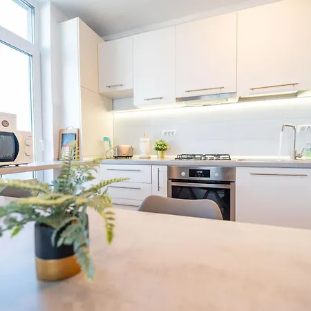 Modern Apollus Avenue - By Openhouse Apartment