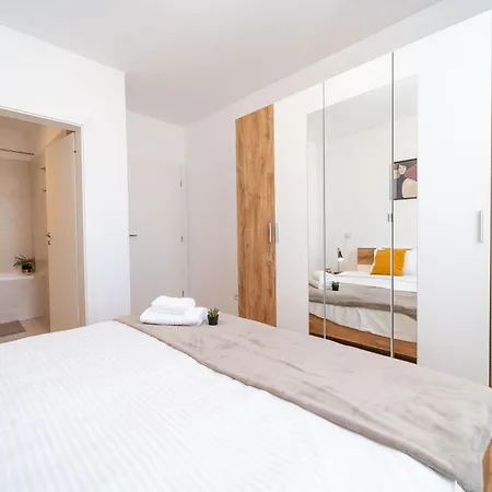Modern Apollus Avenue - By Openhouse *