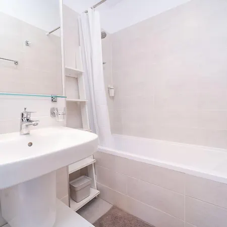 Modern Apollus Avenue - By Openhouse