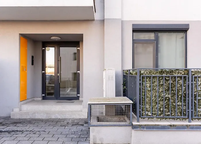 Modern Apollus Avenue - By Openhouse Apartment *