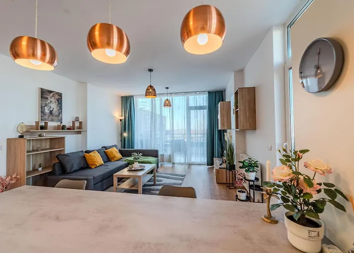 Modern Apollus Avenue - By Openhouse Apartment